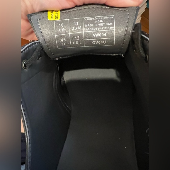 Dr. Marten Docs Air Wair  Black Lace Up shoes vegan  air cushion excellent cond - Picture 3 of 6